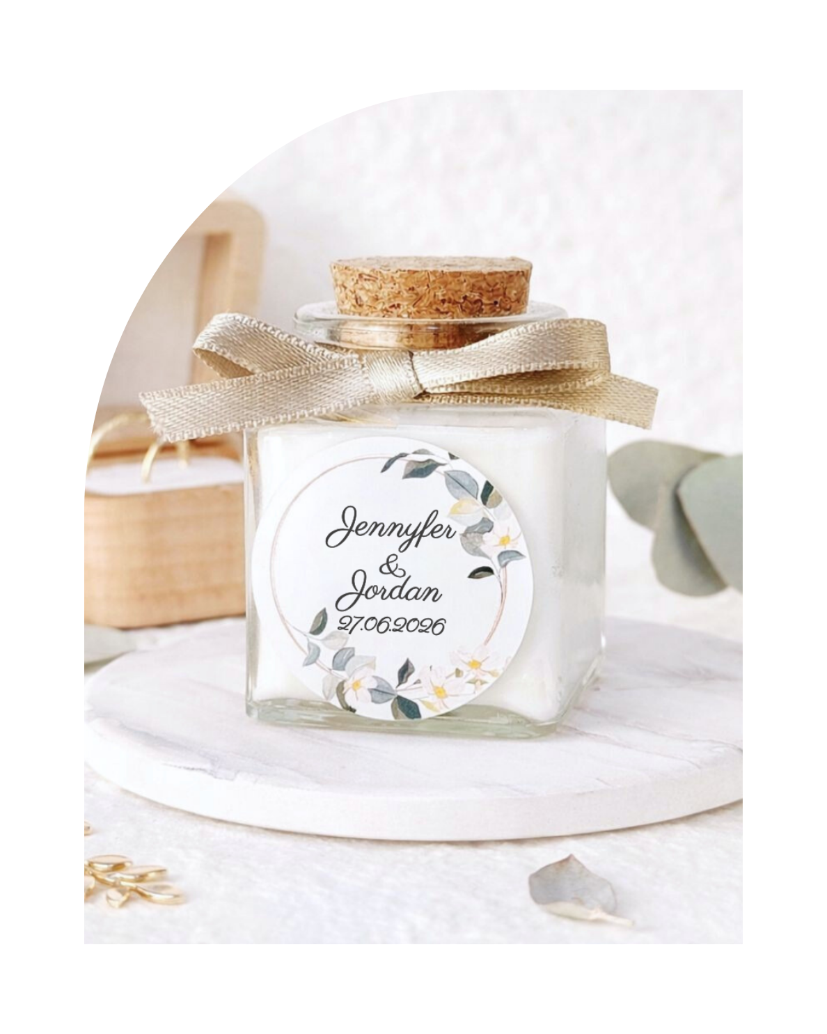 Petite bougie de mariage personnalisée dans un pot en verre carré avec bouchon en liège naturel