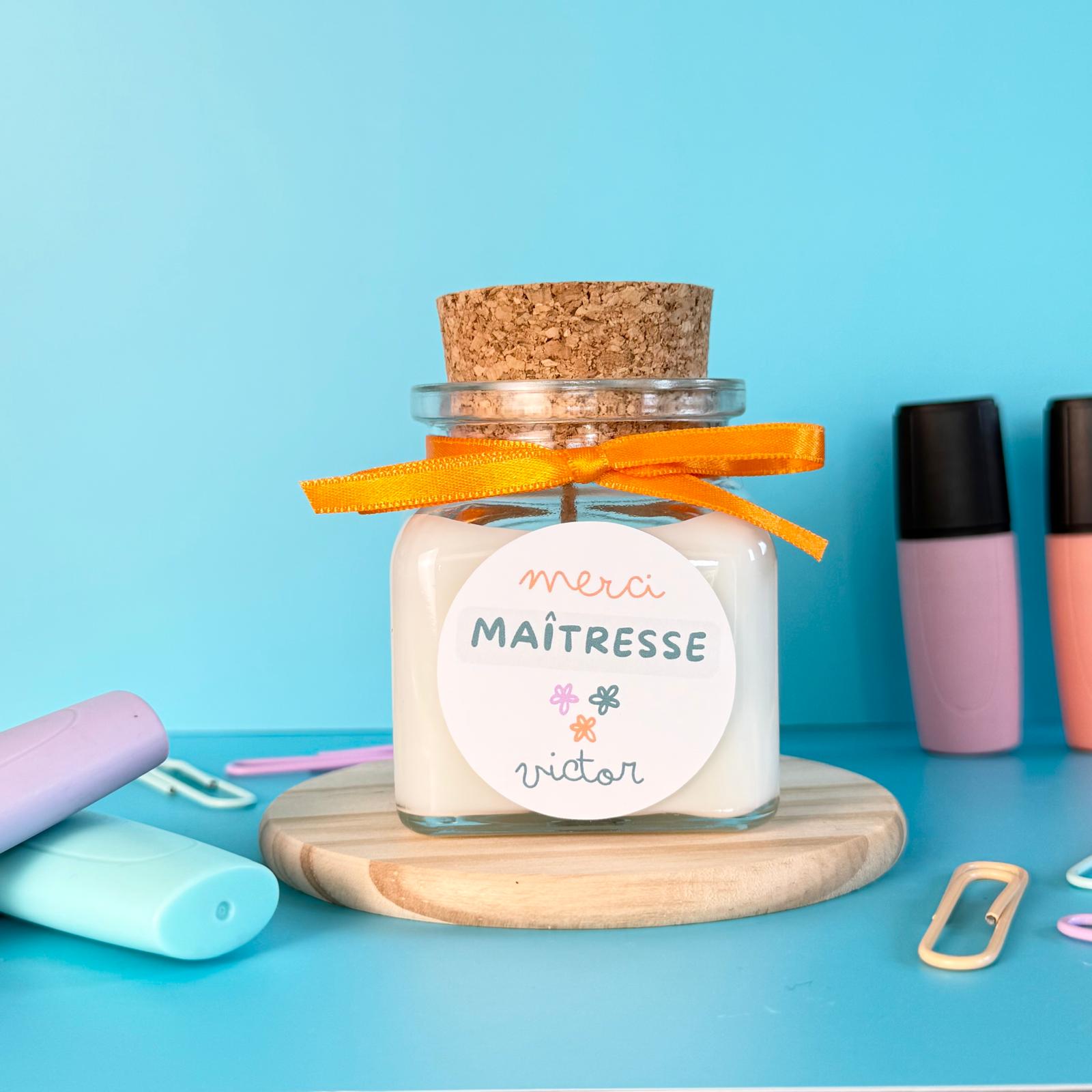 bougie personnalisée maîtresse 2026